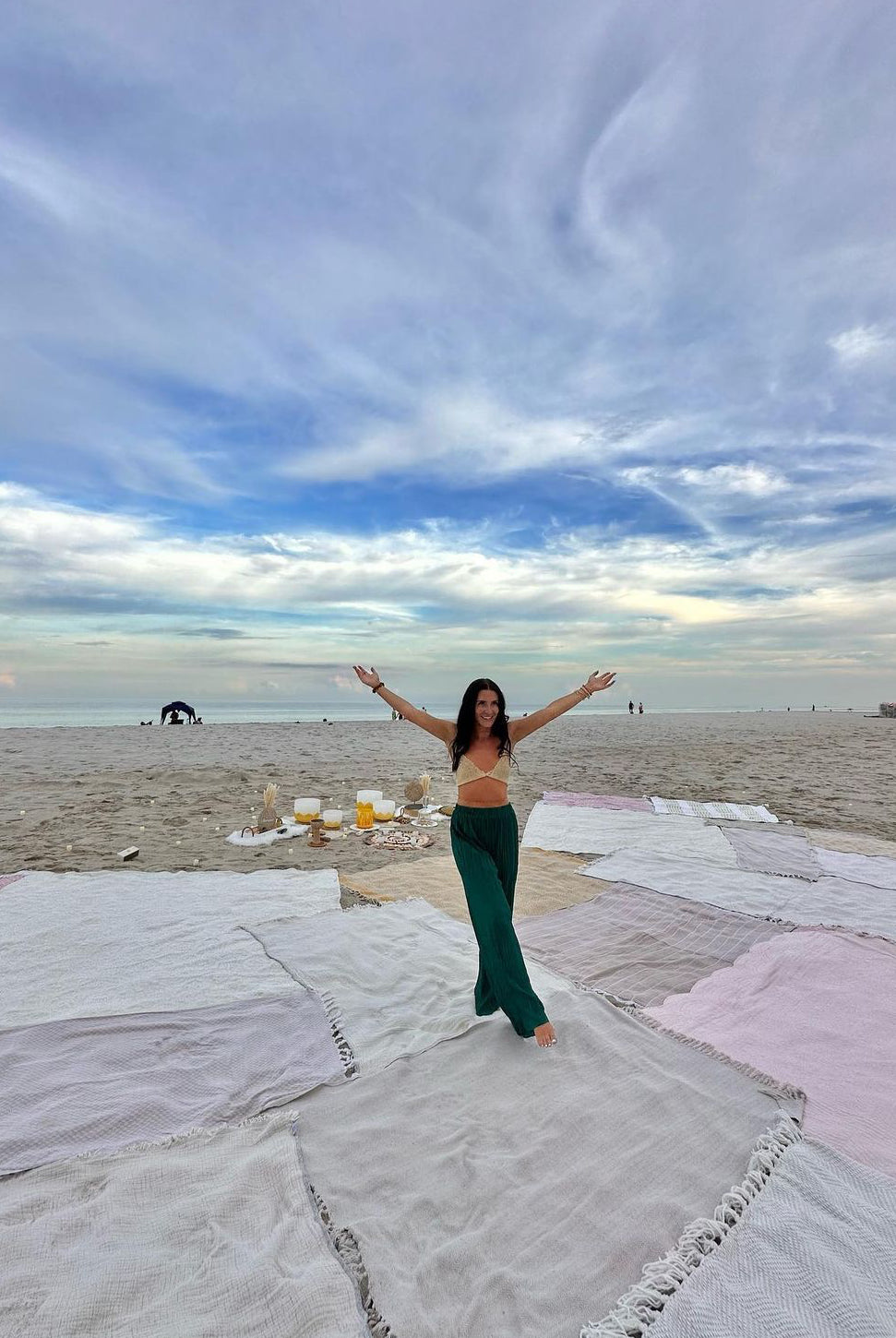 Sound bath preperations on the beach